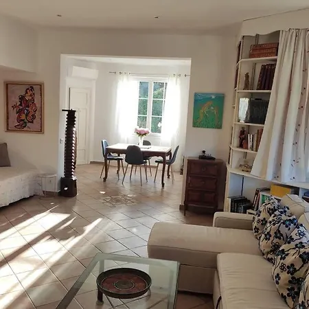 Tropezienne Daire Saint-Tropez